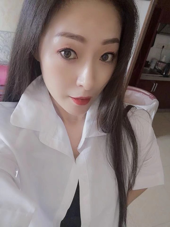 草房大长腿雨儿